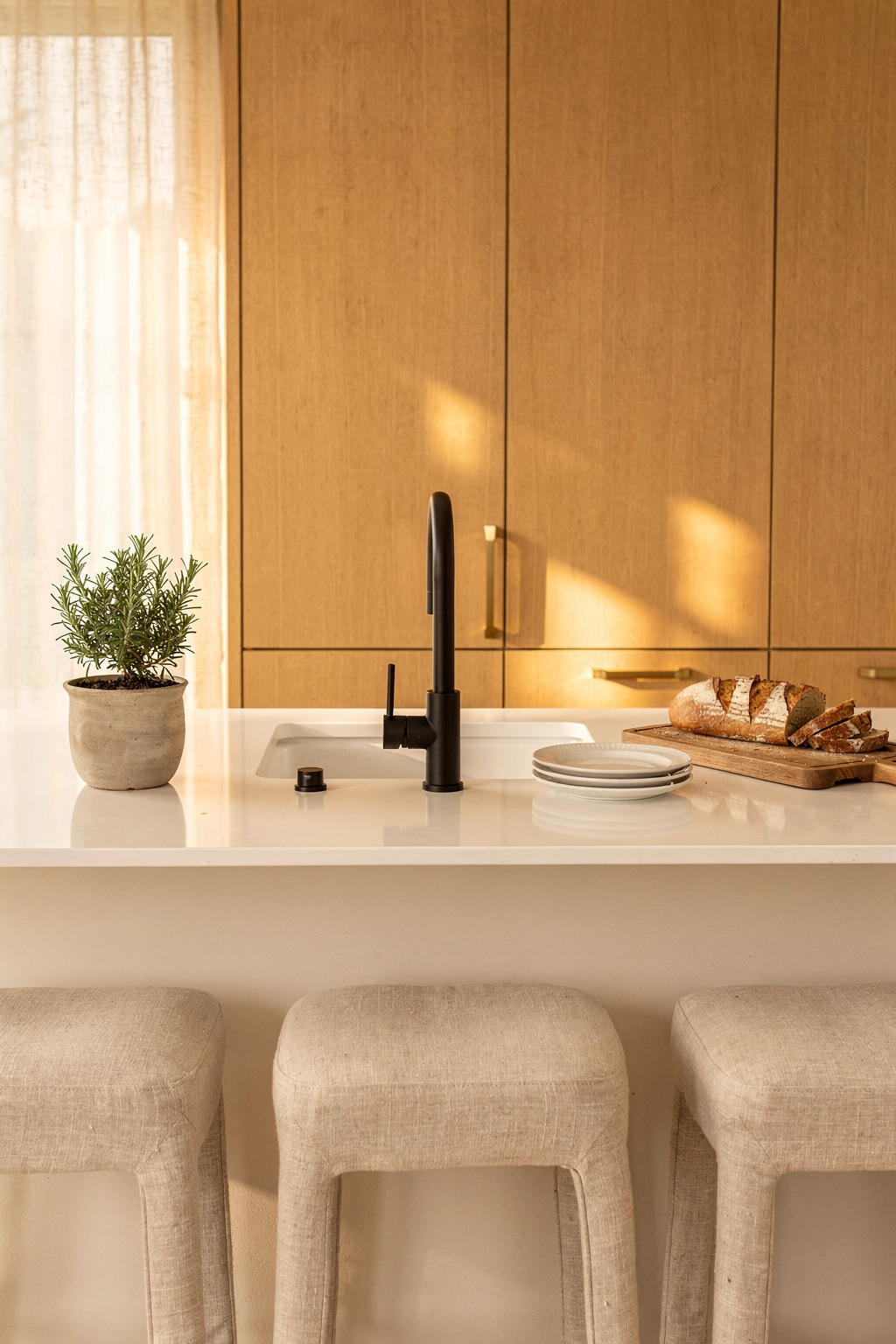 moderne kuechen innenarchitektur zeitlos warm funktional 1