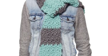 Bernat Beginner Scarf shown in the original Yarnspirations pattern photograph